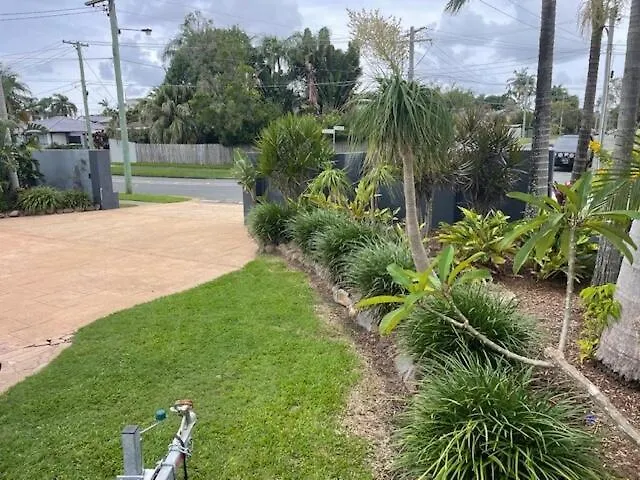 Large Waterfront Property With Spectacular Views & Sunsets Gold Coast Holiday home