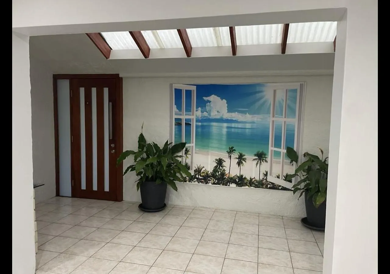Holiday home Large Waterfront Property With Spectacular Views & Sunsets Gold Coast