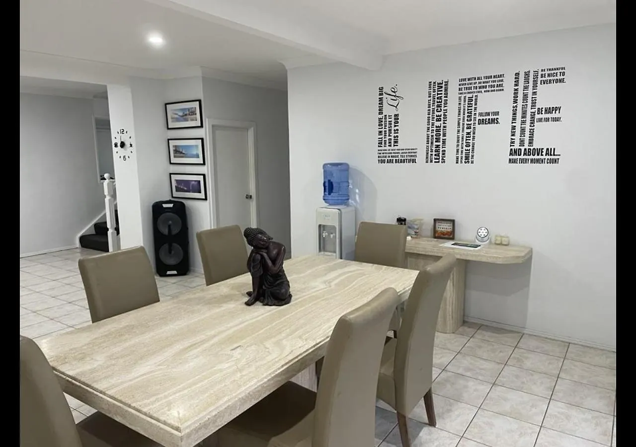 Holiday home Large Waterfront Property With Spectacular Views & Sunsets Gold Coast
