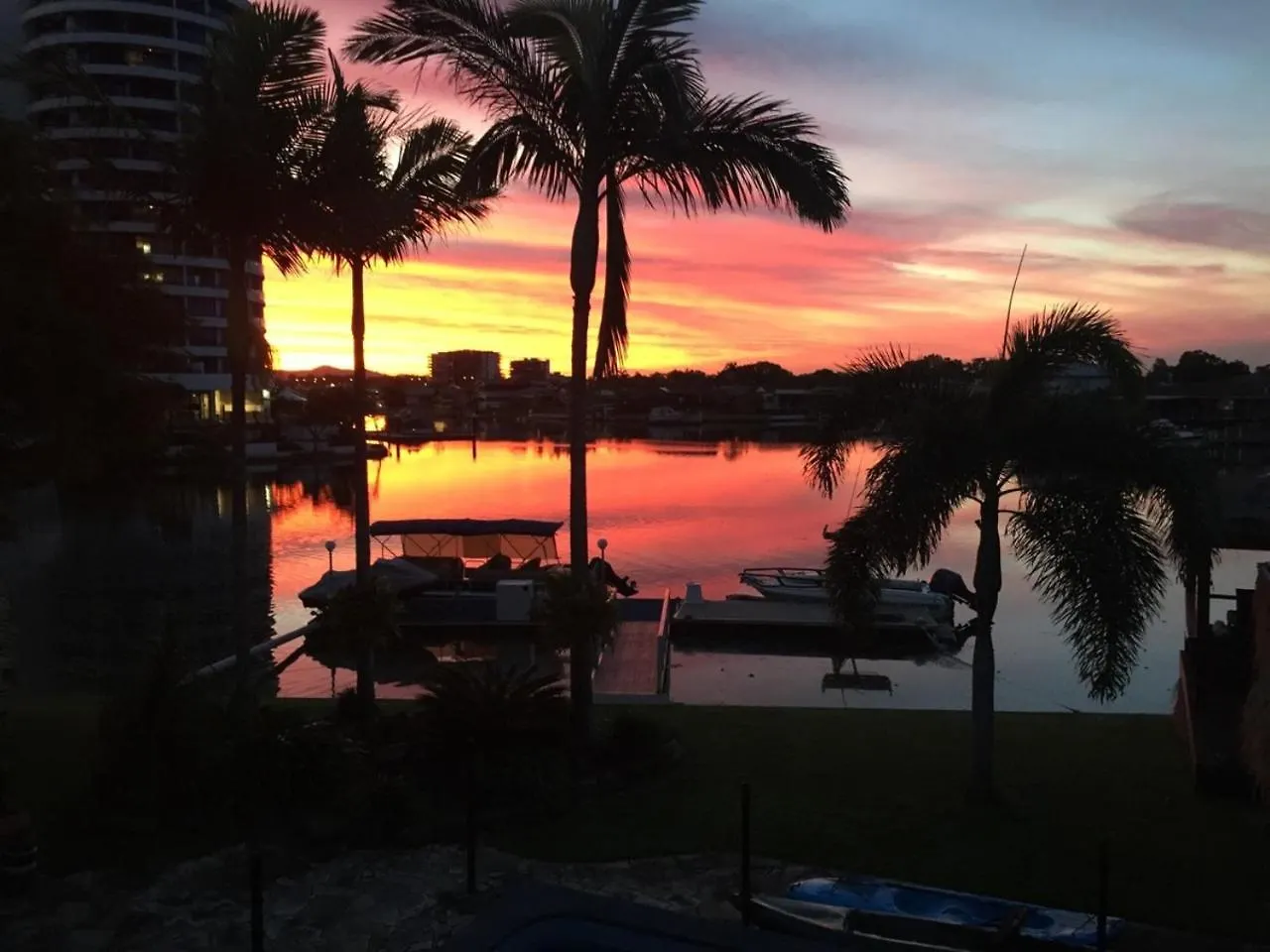 Large Waterfront Property With Spectacular Views & Sunsets Gold Coast