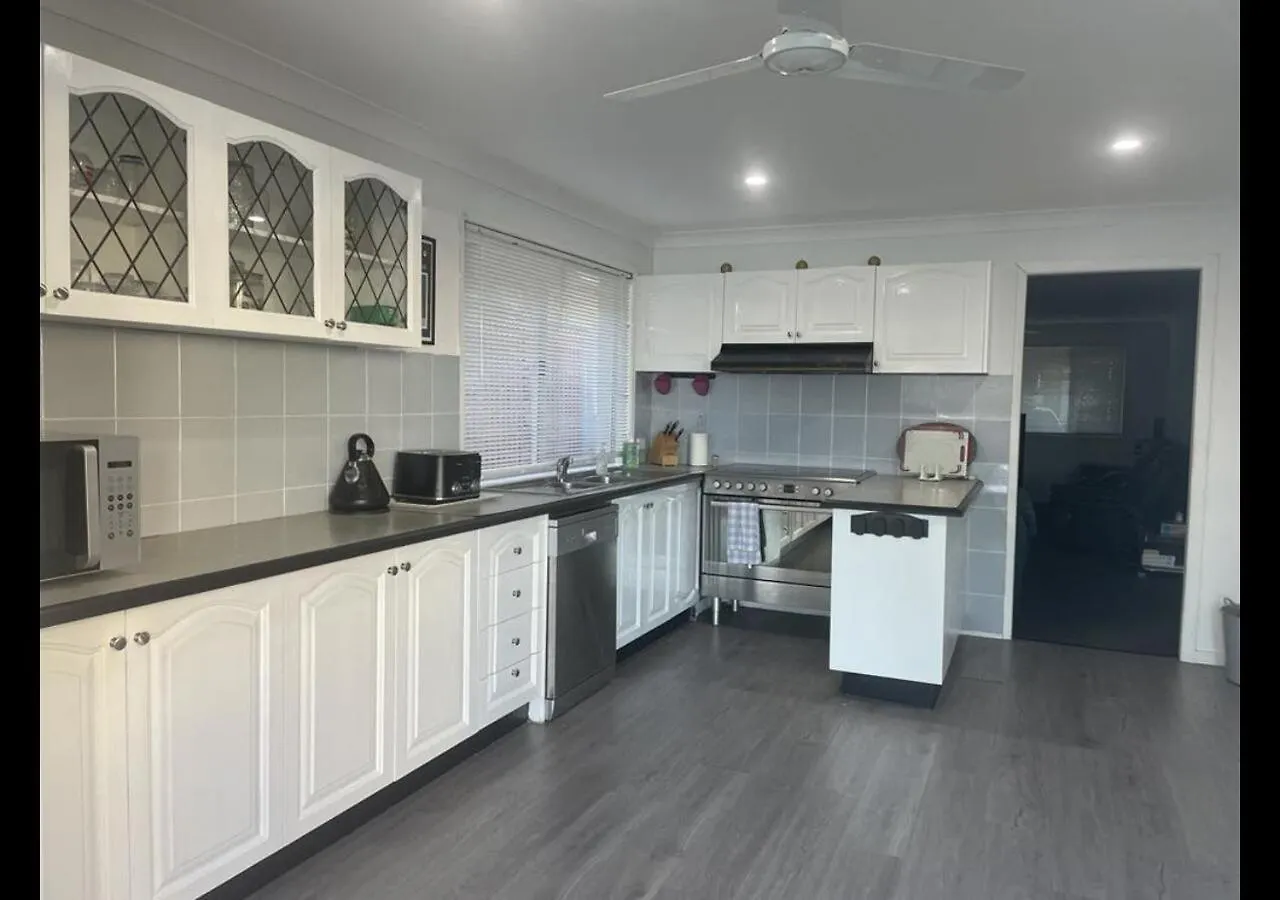 Large Waterfront Property With Spectacular Views & Sunsets Gold Coast Holiday home