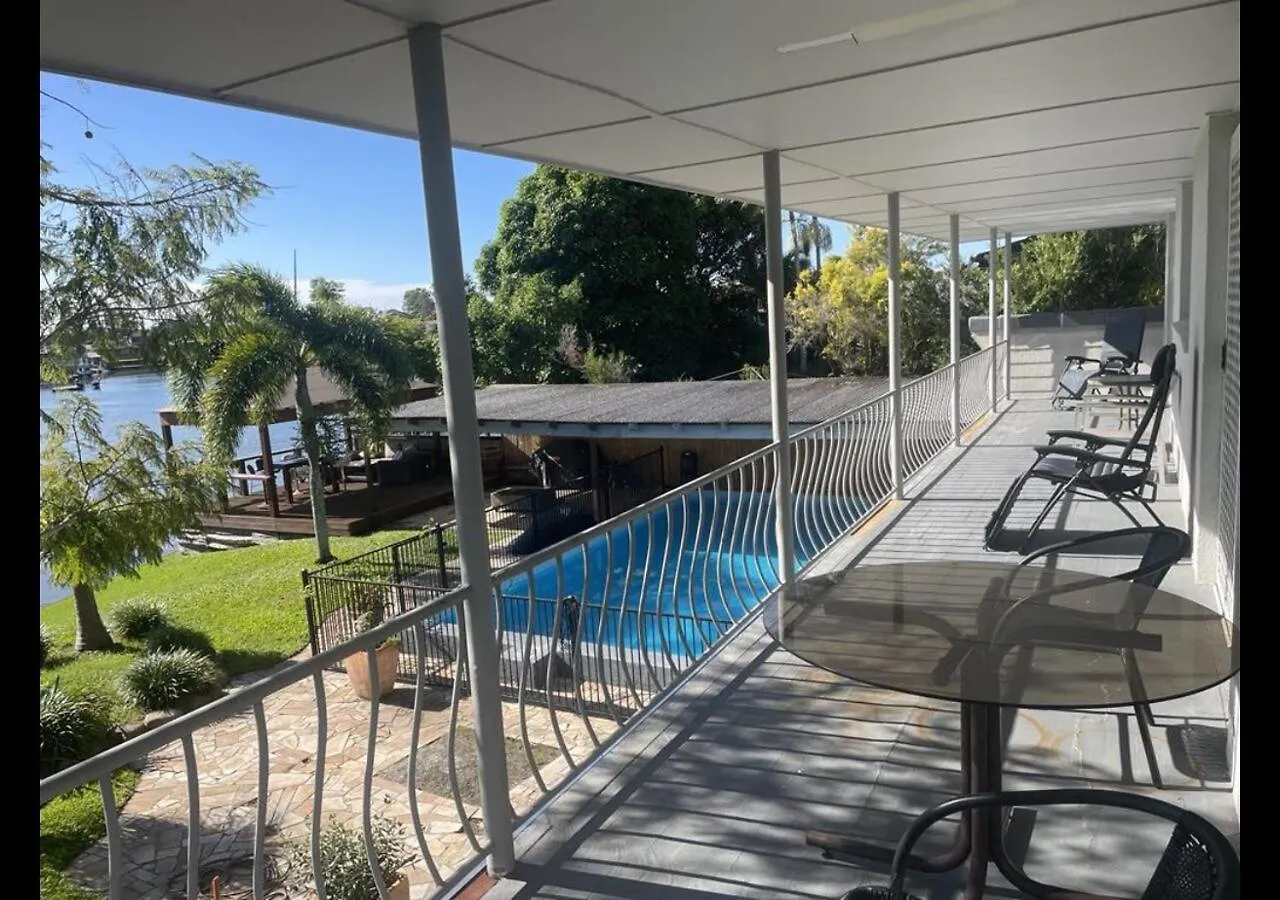 Holiday home Large Waterfront Property With Spectacular Views & Sunsets Gold Coast Australia