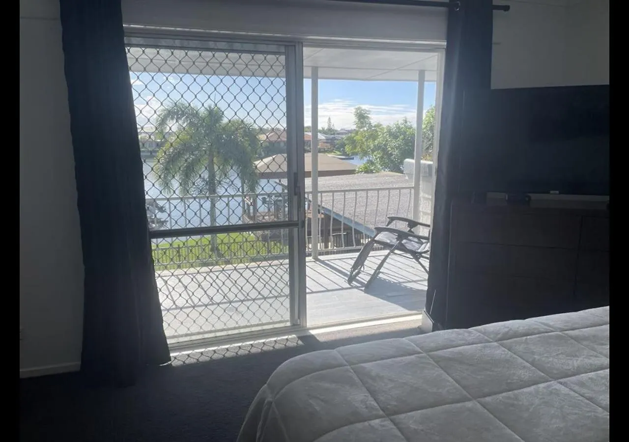 Large Waterfront Property With Spectacular Views & Sunsets Gold Coast