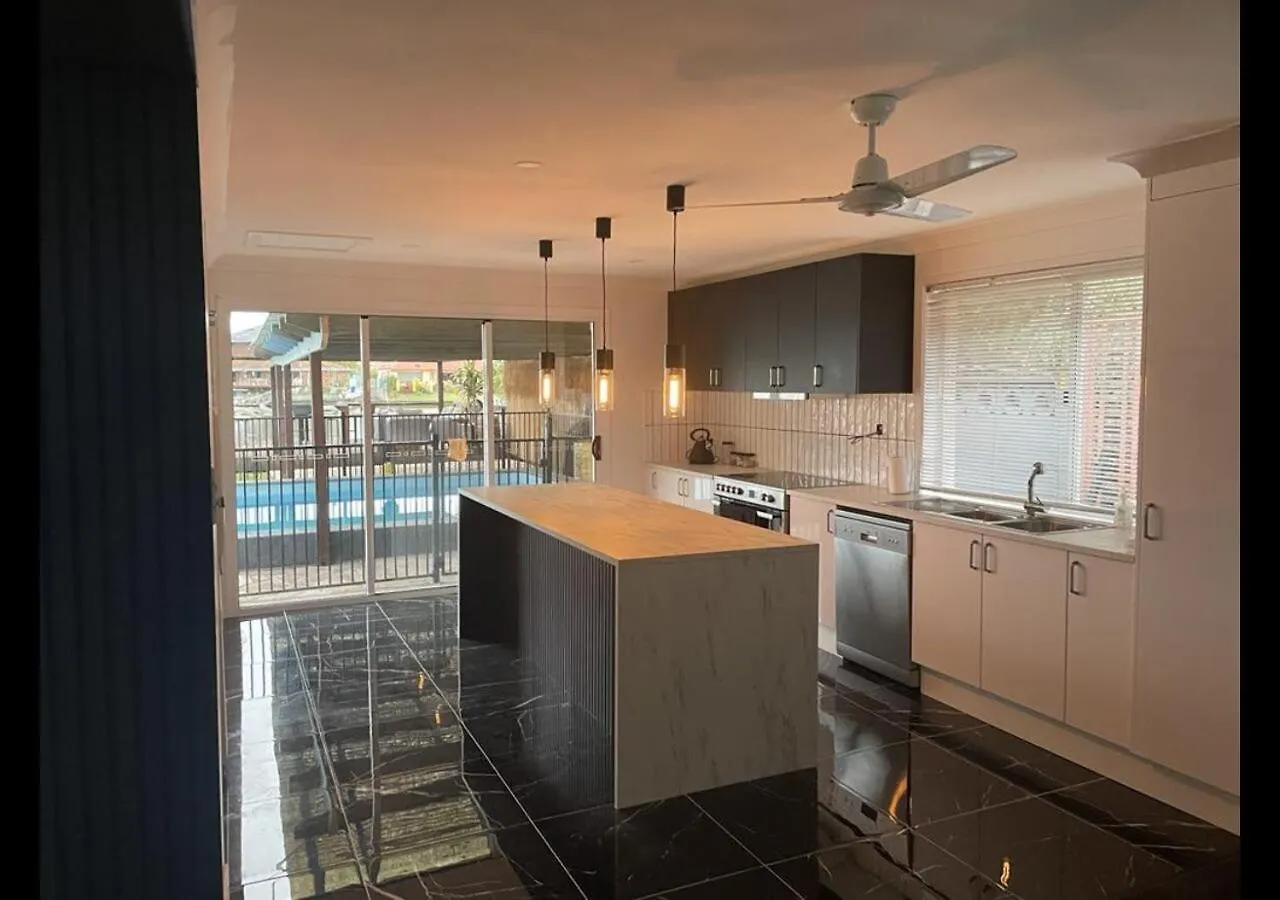 Large Waterfront Property With Spectacular Views & Sunsets Gold Coast