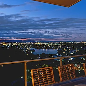 Bespoke Burleigh Luxury House Holiday home