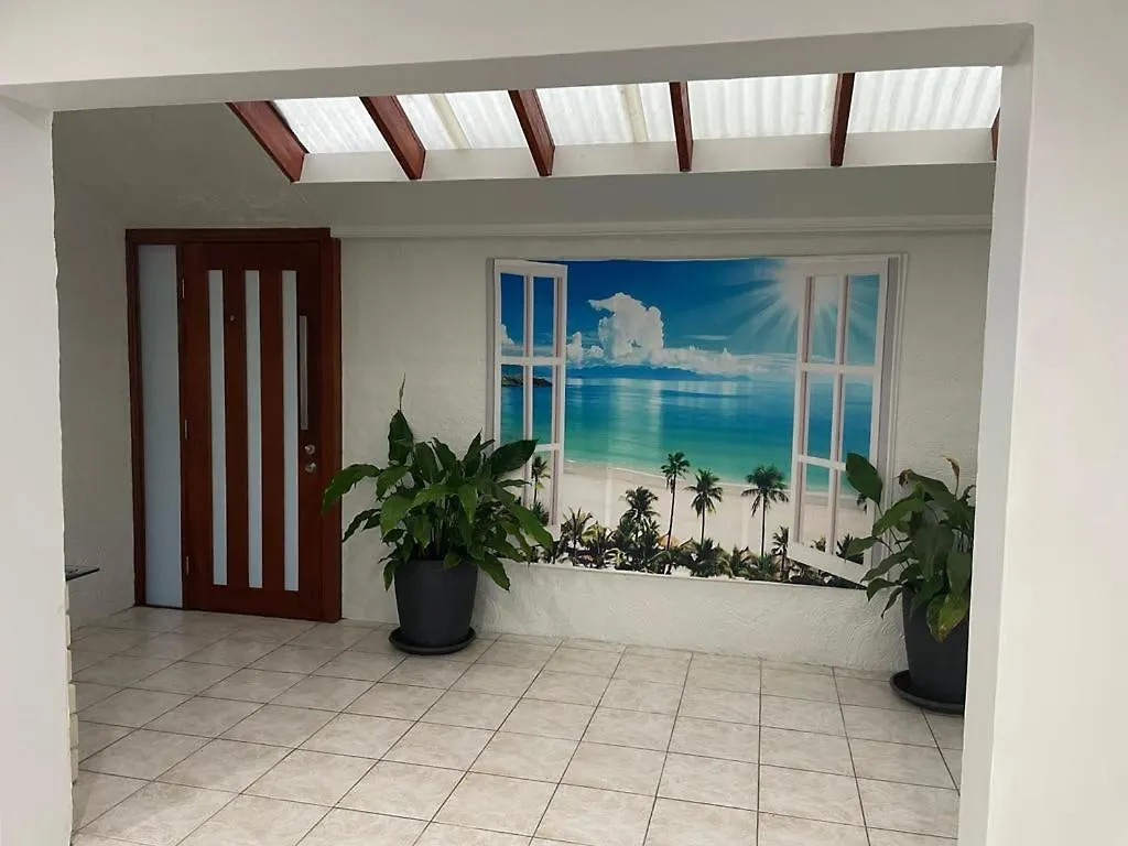 Large Waterfront Property With Spectacular Views & Sunsets Gold Coast 0*,